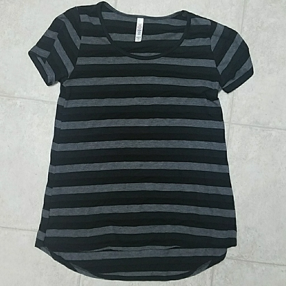Lularoe classic tee